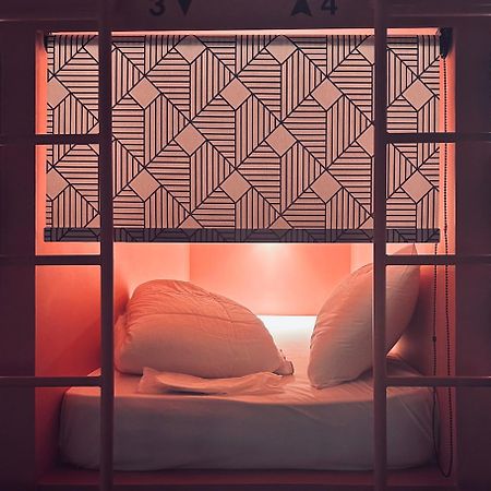 Hostel Pink Mango Ateny Zewnętrze zdjęcie