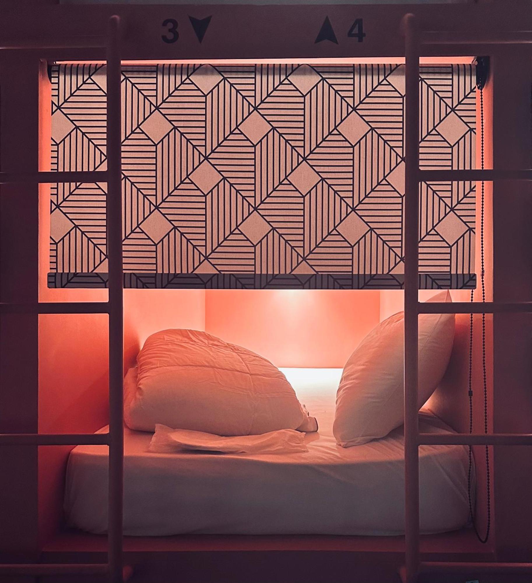 Hostel Pink Mango Ateny Zewnętrze zdjęcie