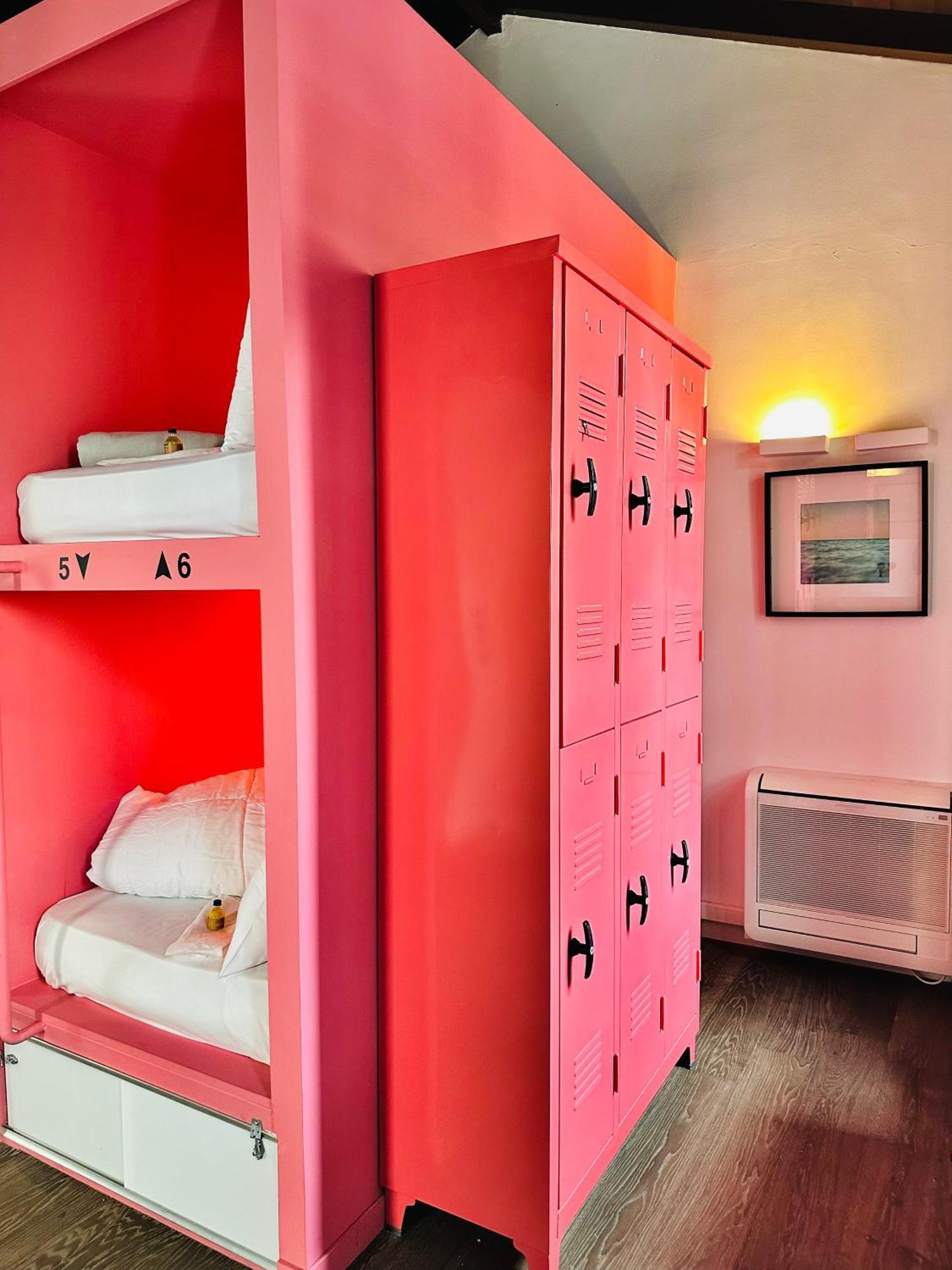 Hostel Pink Mango Ateny Zewnętrze zdjęcie