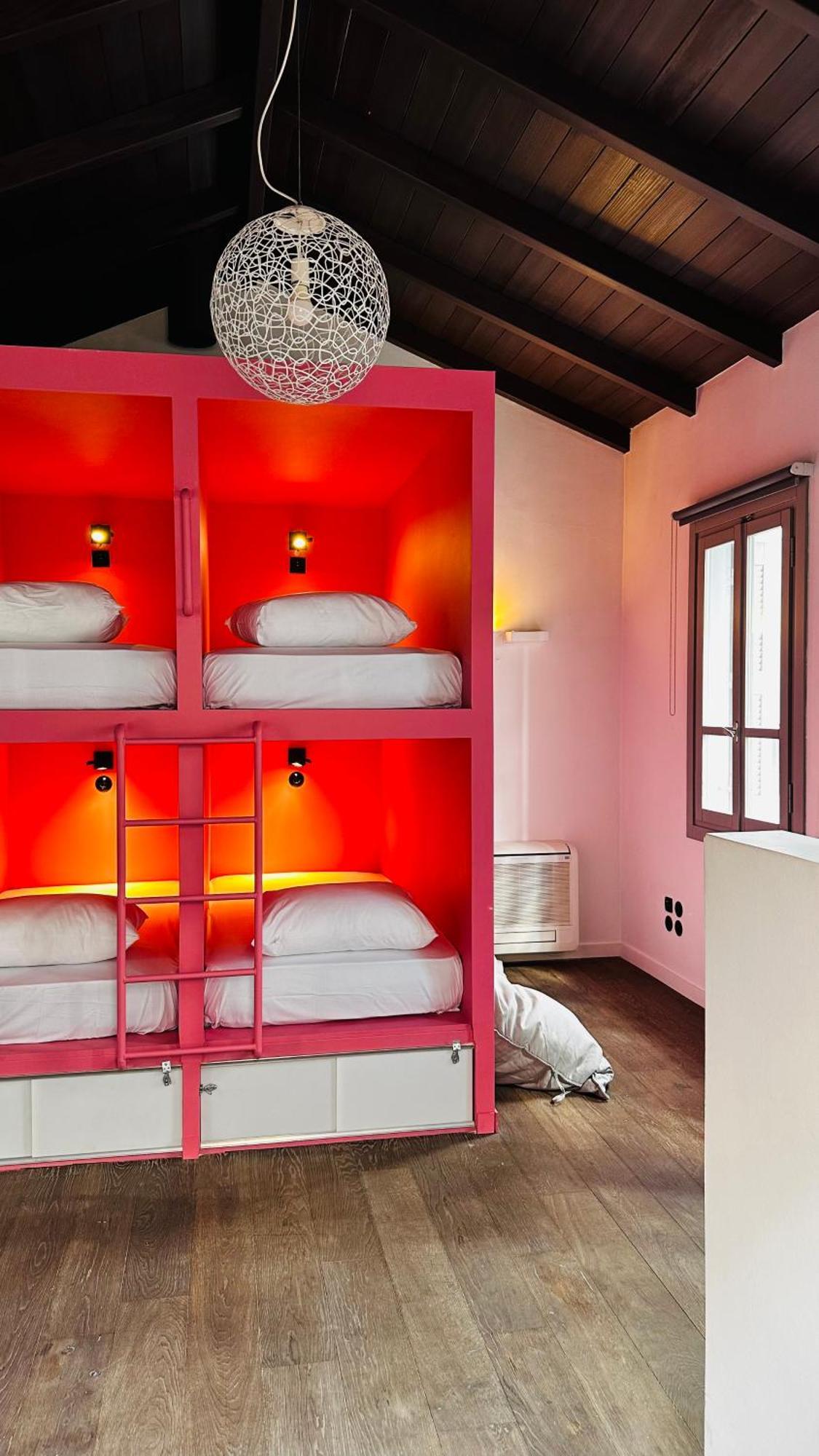 Hostel Pink Mango Ateny Zewnętrze zdjęcie